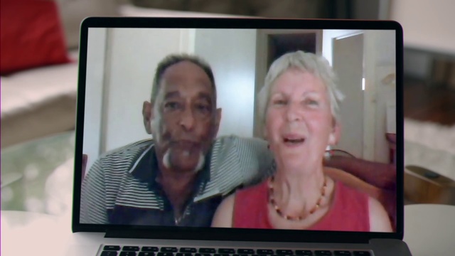 Video Reference: Electronic device, Technology, Media, Display device, Screen, Fun, Selfie, Output device, Videoconferencing, Flat panel display