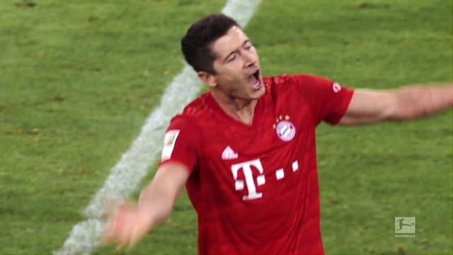 Video Reference: Football player, Player, Soccer player, Team sport, Soccer, Sports equipment, Football, Ball game, Sports, Grass