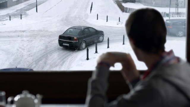 Video Reference: Snow, Vehicle, Car, Mode of transport, Vehicle door, Automotive tire, Tire, Automotive exterior, Winter