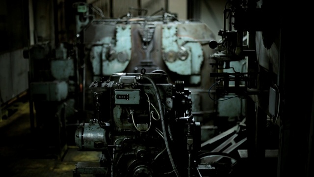 Video Reference: Machine, Industry, Engine, Machine tool, Auto part, Darkness, Toolroom, Factory