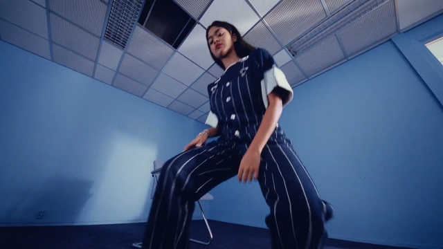 Video Reference: Fashion, Leg, Performance, Textile, Photography, Photo shoot, Sitting, Thigh, Long hair, Denim, Person