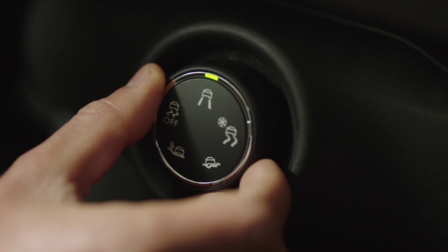 Video Reference: Speedometer, Auto part, Car, Vehicle, Measuring instrument, Gauge, Automotive design, Tool, Tachometer