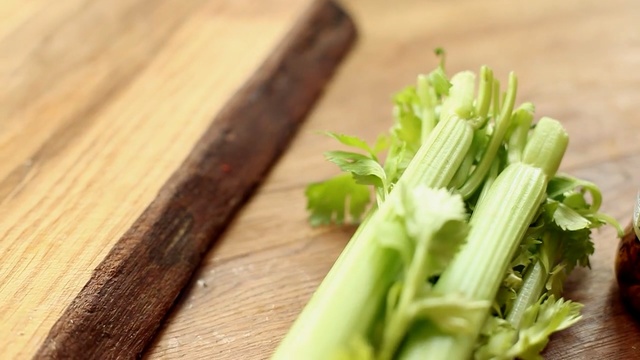 Video Reference: Food, Celery, Vegetable, Ingredient, Leaf vegetable, Plant, Produce, Fennel, Leek, Dish