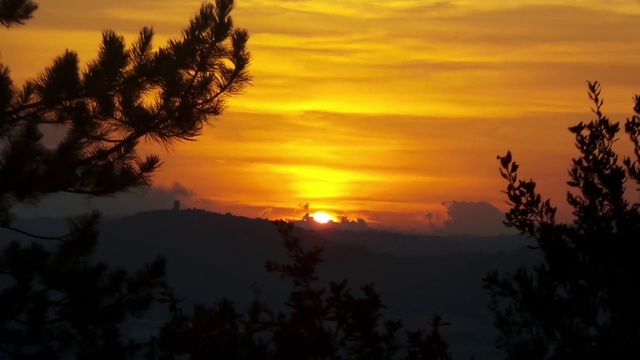Video Reference: Sky, Sunrise, Afterglow, Nature, Sunset, Red sky at morning, Evening, Atmospheric phenomenon, Morning, Cloud
