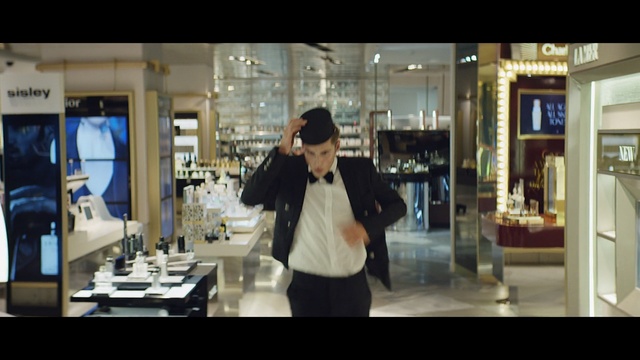 Video Reference: display window, interior design