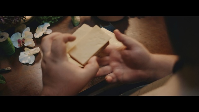 Video Reference: Hand, Finger, Nail, Photography, Art, Petal, Thumb, Carving, Paper