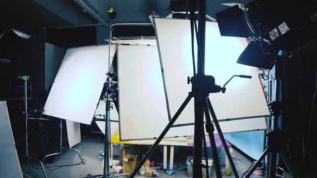 Video Reference: Film studio, Studio, Camera accessory, Tripod, Recording studio, Cameras & optics, Stage, Sound stage, Drums, Photography, Person