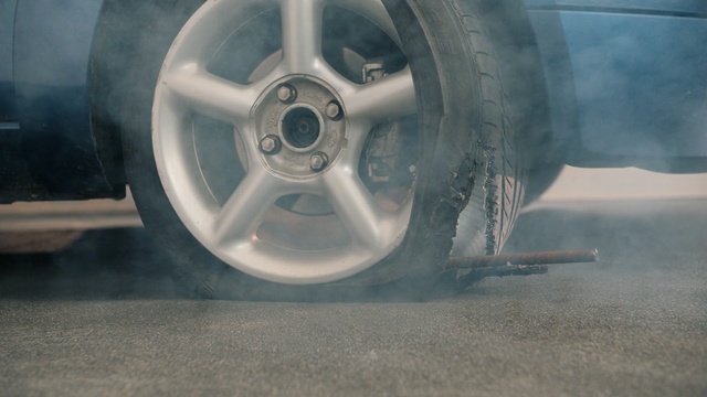 Video Reference: Alloy wheel, Tire, Wheel, Automotive tire, Auto part, Rim, Automotive wheel system, Vehicle, Car, Spoke