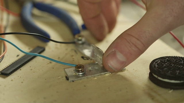 Video Reference: Electronics, Wire, Electrical network, Electrical wiring, Technology, Cable, Electronic device, Capacitor, Circuit component, Electrical connector