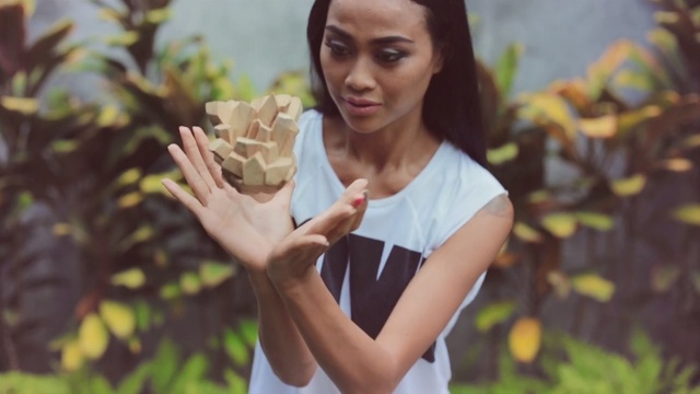 Video Reference: Beauty, Hand, Photography, Finger, Gesture, Photo shoot, Plant, Person