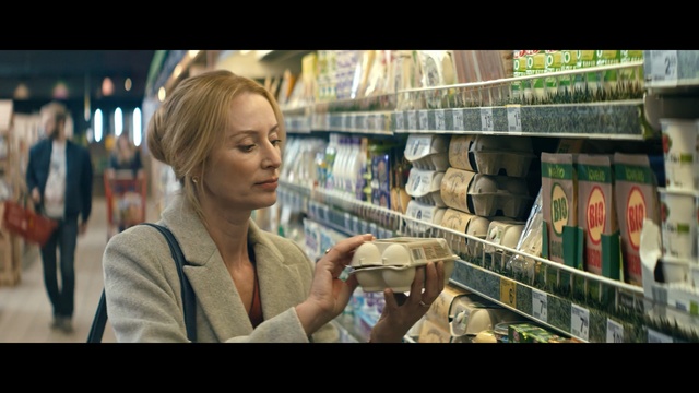 Video Reference: Product, Fun, Human, Supermarket, Smile, Adaptation, Photography, Grocery store, Retail, Customer
