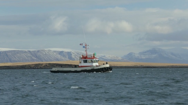 Video Reference: Water transportation, Vehicle, Boat, Pilot boat, Tugboat, Watercraft, Ship, Ferry, Fishing vessel, Waterway