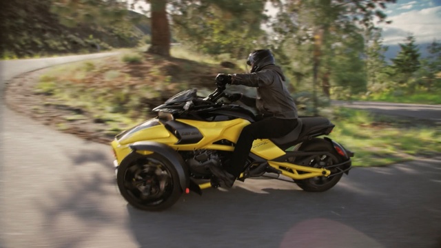 Video Reference: land vehicle, car, motorcycle, vehicle, motorcycling, motor vehicle, automotive wheel system, wheel, automotive tire, all terrain vehicle