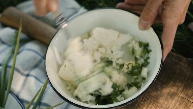 Video Reference: Dish, Food, Cuisine, Ingredient, Cervelle de canut, Recipe, Colcannon, Produce, Cruciferous vegetables, Tzatziki, Person