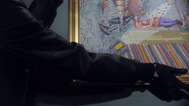 Video Reference: Leg, Arm, Hand, Footwear, Sitting, Jeans, Shoe, Human leg, Flesh, Person, Indoor, Black, Table, Man, Laptop, Room, Laying, Computer, Cat, Woman, Standing, Bed, Holding, White, Living, Sleeping, Blue, Phone, Painting