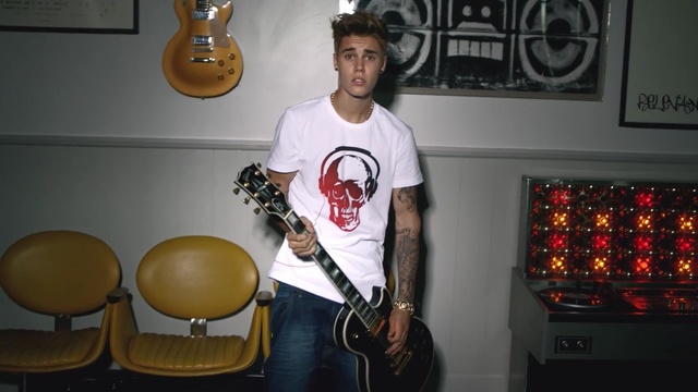 Video Reference: Guitar, Musical instrument, String instrument, Plucked string instruments, Guitarist, Acoustic guitar, String instrument, Musician, T-shirt, Electric guitar, Person