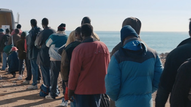 Video Reference: water, tourism, community, vacation, crowd, fun, travel, recreation, sea, ocean, Person