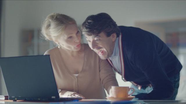 Video Reference: electronic device, conversation, technology, communication, girl, fun, job, student