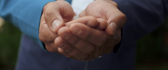 Video Reference: Finger, Hand, Thumb, Gesture, Muscle, Nail