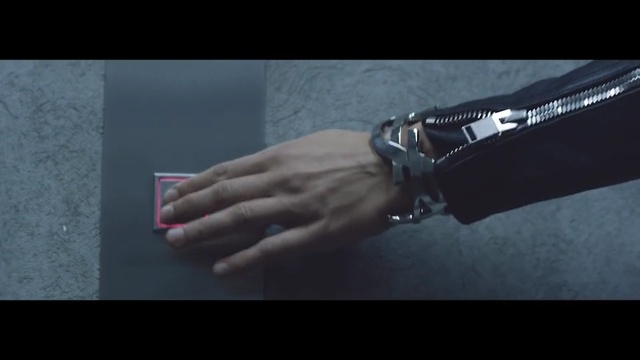 Video Reference: Hand, Finger, Wrist, Arm, Bracelet, Fashion accessory, Photography, Jewellery, Ring, Nail