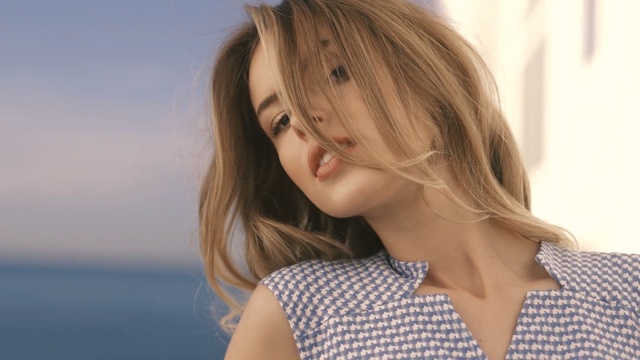 Video Reference: Hair, Blond, Face, Hairstyle, Beauty, Skin, Chin, Layered hair, Long hair, Shoulder