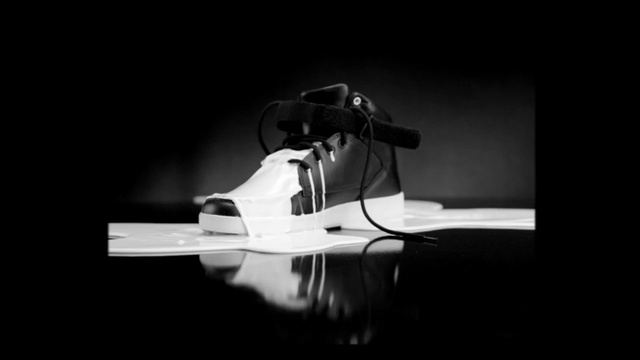 Video Reference: White, Black, Black-and-white, Still life photography, Audio equipment, Photography, Monochrome, Monochrome photography, Technology, Stock photography