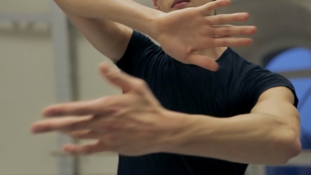 Video Reference: physical fitness, joint, hand, shoulder, arm, wrist, muscle, finger, sport venue, physical exercise