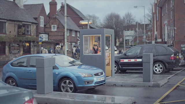 Video Reference: Land vehicle, Vehicle, Car, Transport, Mode of transport, Automotive design, Lane, Traffic, Urban area, Street