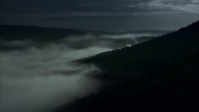 Video Reference: Sky, Black, Atmospheric phenomenon, Nature, Atmosphere, Cloud, Darkness, Wave, Mist, Geological phenomenon