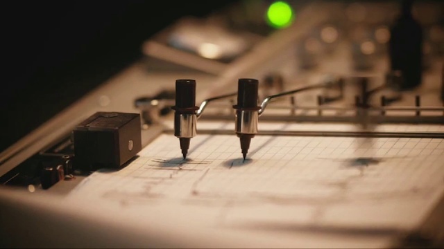 Video Reference: Electronics, Audio equipment, Technology, Electronic device, Photography, Electronic instrument, Musical instrument accessory, Performance, Person