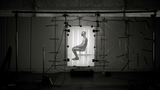 Video Reference: White, Black-and-white, Snapshot, Monochrome, Monochrome photography, Darkness, Photography, Room, Still life photography, Architecture