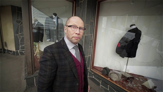 Video Reference: Suit, Tourist attraction