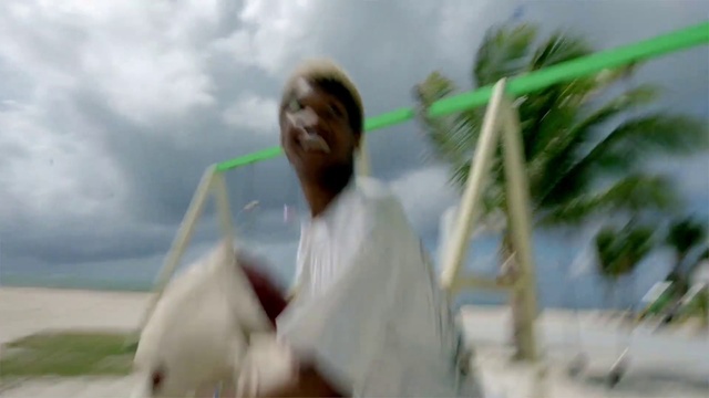 Video Reference: Cloud, Sky, People in nature, Flash photography, Happy, Travel, Grass, Leisure, Grass family, Arecales