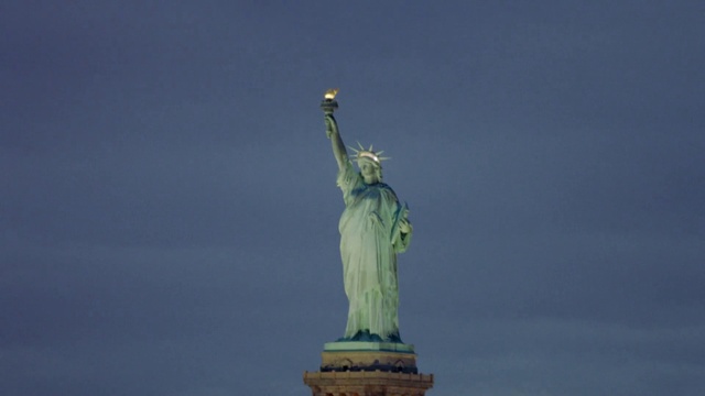 Video Reference: Statue, Landmark, Monument, Sculpture, Sky, National historic landmark, Classical sculpture, Figurine, Art