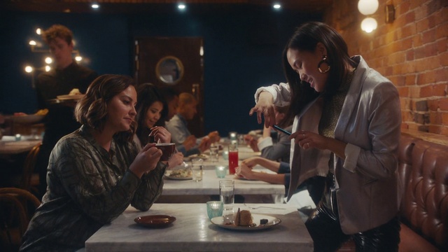 Video Reference: Conversation, Fun, Event, Human, Interaction, Restaurant, Scene, Drink, Alcohol, Meal