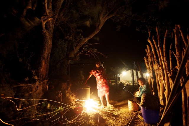 Video Reference: bonfire, campfire, fire, darkness, night, light, tree, lighting, flame, plant