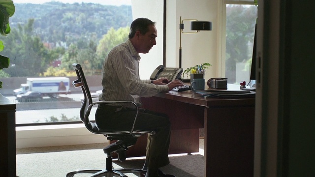 Video Reference: Office chair, Desk, Furniture, Chair, Sitting, Table, Office, Computer desk, Room, White-collar worker