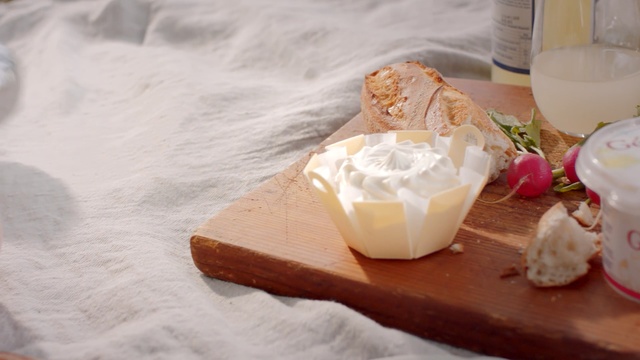 Video Reference: Food, Cuisine, Ingredient, Dish, Dairy, Whipped cream, Goat cheese, Burrata, Cream, Cheese