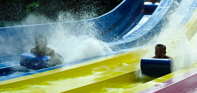 Video Reference: Water park, Amusement park, Water, Leisure, Fun, Wave, Recreation, Park, Leisure centre, Water resources