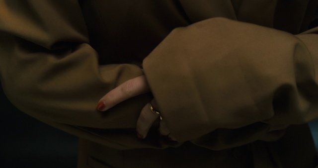 Video Reference: Hand, Arm, Finger, Abdomen, Gesture