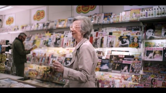 Video Reference: retail, supermarket, grocery store, product, shopkeeper, service, Person