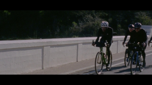 Video Reference: Land vehicle, Cycling, Bicycle, Cycle sport, Vehicle, Road bicycle, Road cycling, Bicycle frame, Endurance sports, Bicycle racing