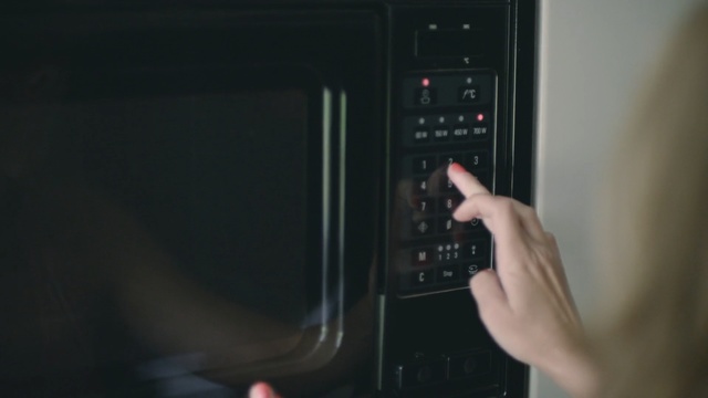 Video Reference: Microwave oven, Electronic device, Technology, Kitchen appliance, Electronics, Home appliance, Oven, Hand, Finger