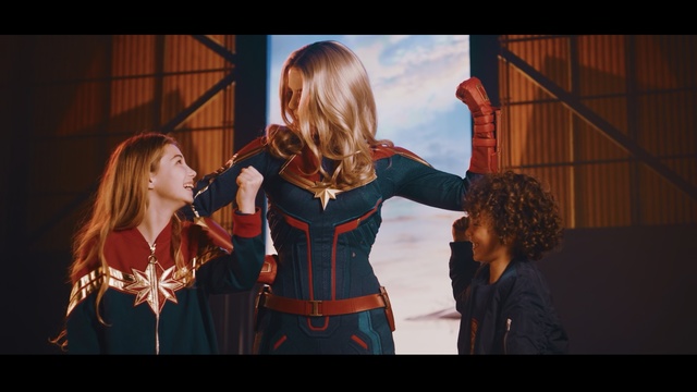 Video Reference: Performance, Scene, Sky, Fun, Screenshot, Stage, Photography, Musical, Gesture, Fictional character