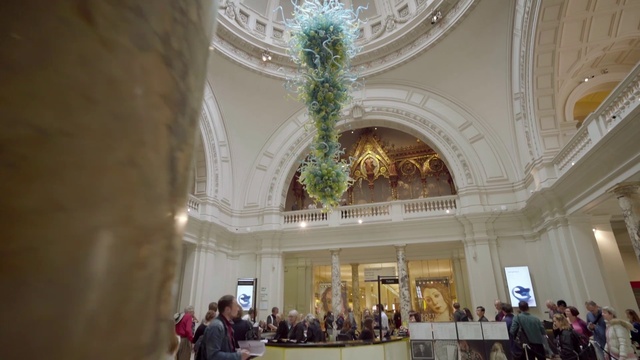 Video Reference: Architecture, Building, Basilica, Tourist attraction, Ceiling, Lobby, Synagogue, Tourism, Palace, Place of worship