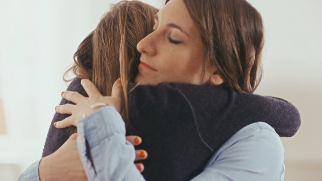 Video Reference: shoulder, neck, interaction, girl, joint, product, hug