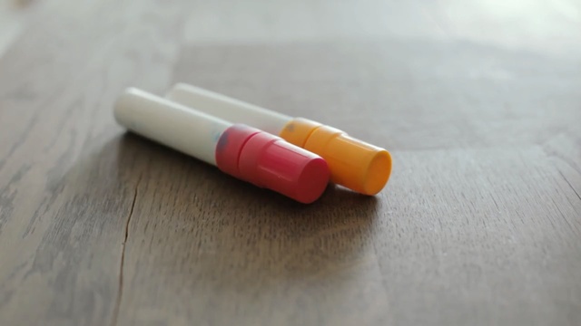 Video Reference: Material property, Finger