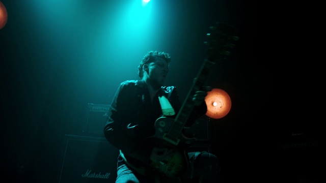 Video Reference: Performance, Green, Light, Musician, Darkness, Performing arts, Music, Event, Fun, Photography