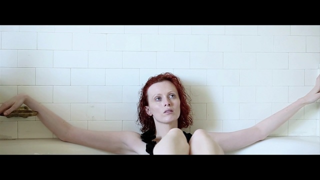 Video Reference: Hair, Photograph, Skin, Beauty, Lady, Shoulder, Sitting, Hairstyle, Leg, Long hair, Person