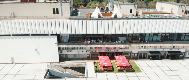 Video Reference: Building, Balcony, Roof, Architecture, House, Apartment, Urban design